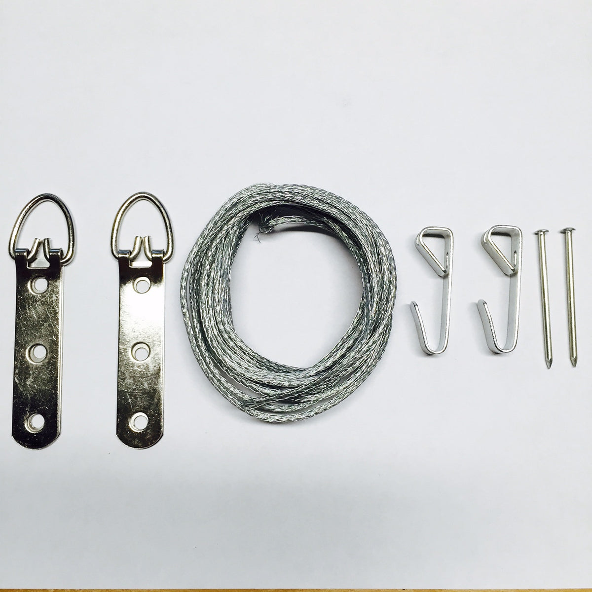 Heavy Duty Canvas Hanging Kit with extra-strong sawtooth hangers and mounting hardware – Made in USA
